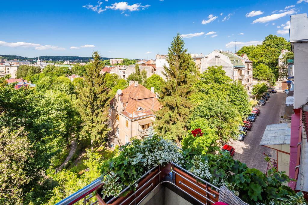 Apartment On Arkhipenka With Panorama View Leópolis Exterior foto